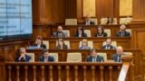 Miniștri din Guvernul Recean la ședința Parlamentului din 16 februarie. 