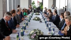 სამუშაო ლანჩი პრემიერ-მინისტრ ირაკლი ღარიბაშვილისა და დიპლომატების მონაწილეობით 