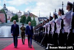 Presidenti i SHBA-së, Joe Biden, arrin në samitin e NATO-s në Vilnius.