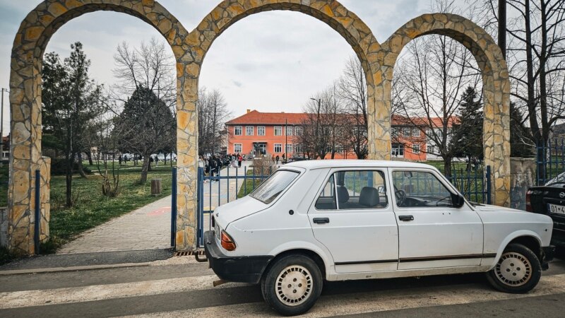 Institucionet paralele të Serbisë që funksionojnë lirshëm në Kosovë 