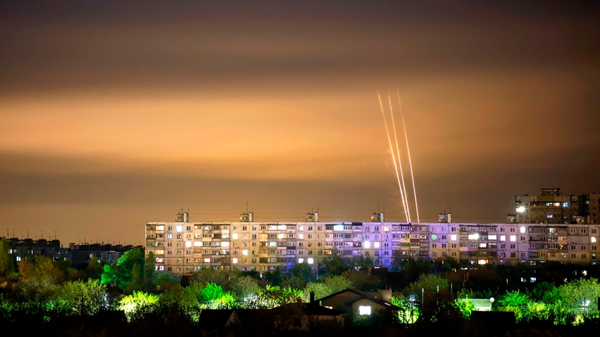 Von Der Leyen Arrives In Kyiv As Russia Launches Missiles At Ukrainian Capital - Vimarsana News