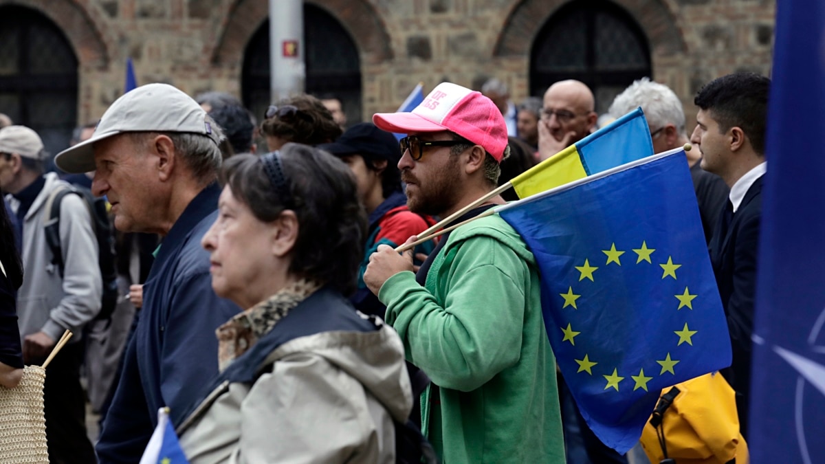 Шествие под надслов “Фашизмът не е патриотизъм се проведе в