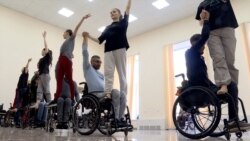 Dansând pe roți: Veteranii armeni cu dizabilități folosesc dansul pentru a-și depăși limitele