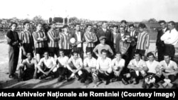 1924. Meci de fotbal organizat la Sofia între echipele Oltul Slatina și Levski Sofia.