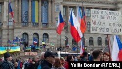 Чехи виступають проти чинного уряду та закликають прем'єр-міністра піти у відставку