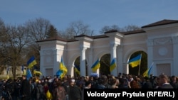 Кримчани протестують проти призначеного Росією на 16 березня 2014 року псевдореферендуму про приєднання Криму до РФ. Сімферополь, Крим, 15 березня 2014 року