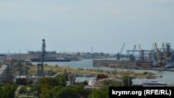 Мощности Севастопольского морского порта в Камышовой бухте, архивное фото