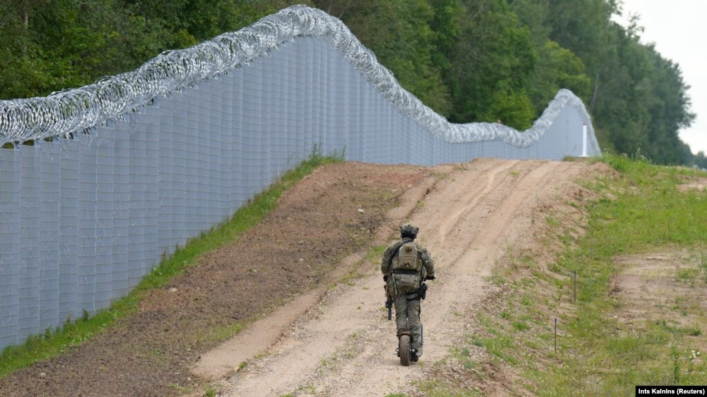 Sipas autoriteteve, pothuajse 5.300 persona janë parandaluar ta kalojnë kufirin ilegalisht në Letoni deri më tani këtë vit.