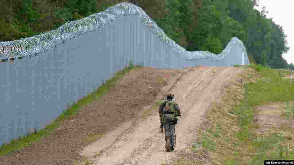According to the authorities, almost 5,300 people have been prevented from crossing the border illegally in Latvia so far this year.
