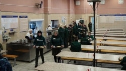 Трапезария в женската наказателна колония № 2 в Уляновка, Северозападна Русия. Около 50 затворнички от този затвор са подписали договор за присъединяване към въоръжените сили на Русия в Украйна.