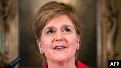 Škotska liderka na konferenciji za novinare na kojoj je najavila da će podneti ostavku, Edinburg, 15. februar 2023.