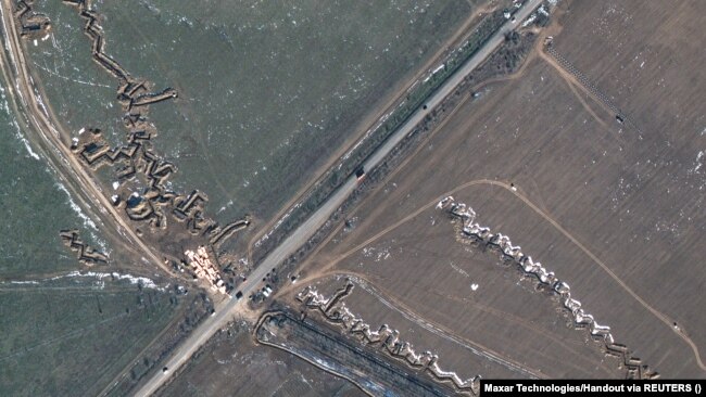 Российские войска готовятся к войне в Крыму. Спутниковые снимки Maxar (фотогалерея)