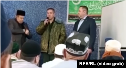 Video obtained by RFE/RL reportedly shows a Russian military recruiter talking to migrants at a mosque in Chelyabinsk.