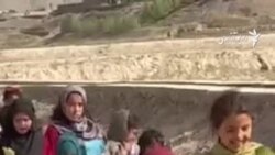  یک مکتب سیار در کابل به ده ها کودک زمینۀ آموزش را فراهم کرده است 