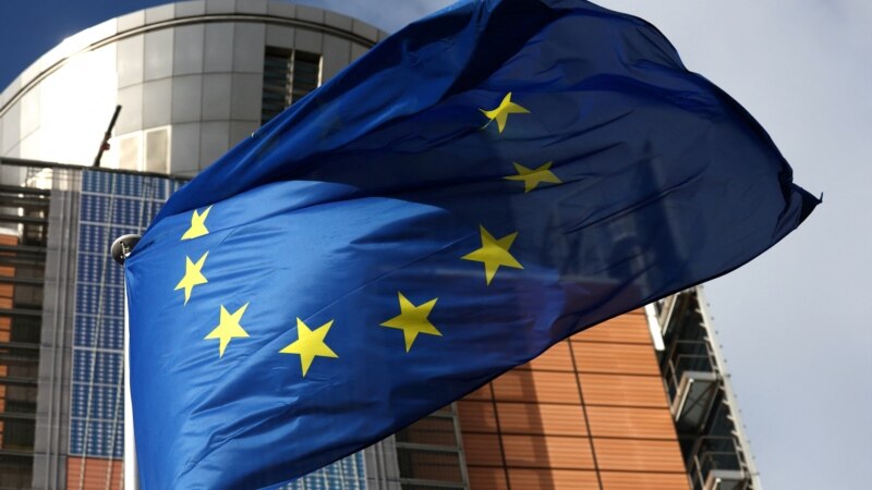ЕС утвердил 12-й пакет санкций против РФ