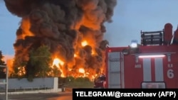 За даними Telegram-канала Baza, попередньо причина пожежі – атака безпілотника. Фото ілюстративне 