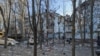 Росія завдала ракетного удару по будинку в Запоріжжі в ніч на 2 березня, внаслідок чого будинок частково зруйнований. Загинули 13 людей, в тому числі дитина