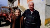 Kosovo: Millomir and his sister Momirka, local serbs in Kline.