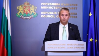 Министърът на електронното управление Александър Йоловски започва процедура за удостоверяване