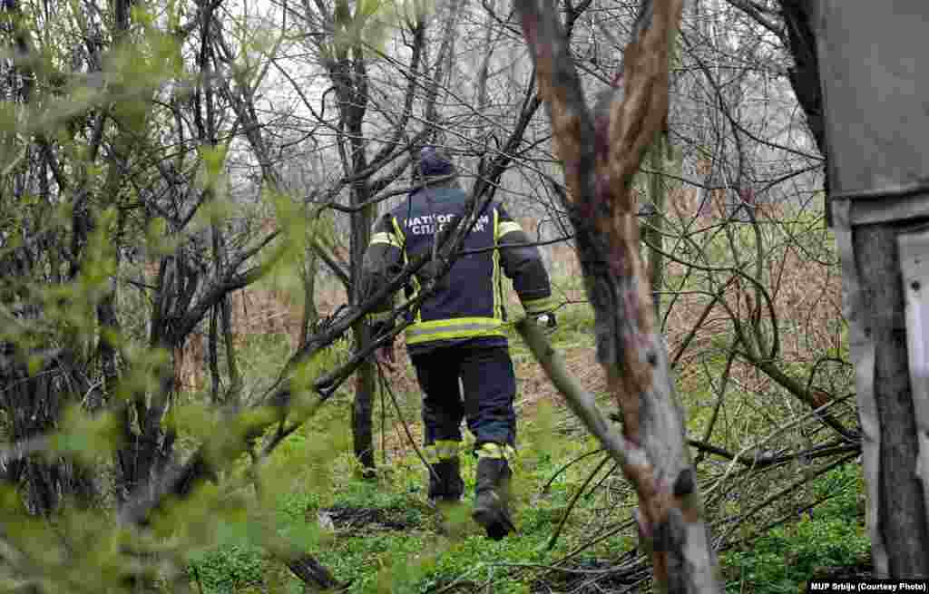 Sistem &quot;Amber Alert&quot;, koji postoji u više država, omogućava brzu distribuciju informacija svim građanima, kada policija proceni da bi njeno objavljivanje doprinelo pronalasku deteta. &nbsp; 