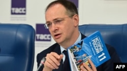 Владимир Медински, на 7 август во Москва го претставува новиот учебник за средношколци за светска и руска историја