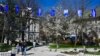 Zastavice EU u parku ispred zgrade Vlade Kantona Sarajevo postavljene uoči sastanka u Briselu u vezi s pristupnim pregovorima BiH i EU, 19. mart 2024.
