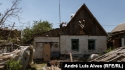 Около 2000 частни къщи и 900 жилищни блока са разрушени или повредени в Никопол