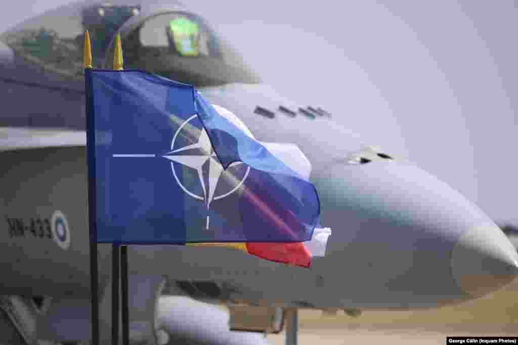 Misiunile de poliție aeriană au rolul de a apăra și asigura integritatea spațiului aerian al României, de a descuraja eventuale încălcări ale spațiului aerian din partea Rusiei, precum și de a îmbunătăți felul în care militari din țările NATO lucrează împreună.