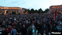 Armenia - People demanding Prime Minister Nikol Pashinian's resignation rally at Yerevan's Republic Square, May 12, 2024.