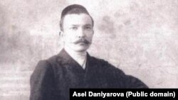 Казак агартуучусу Хафиз Сарсеке уулу (Сарсекеев; 1882/83 – 1926/27).