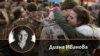 Колаж с авторката на фона на снимка на мобилизирани украински войници, които се разделят с любимите си.