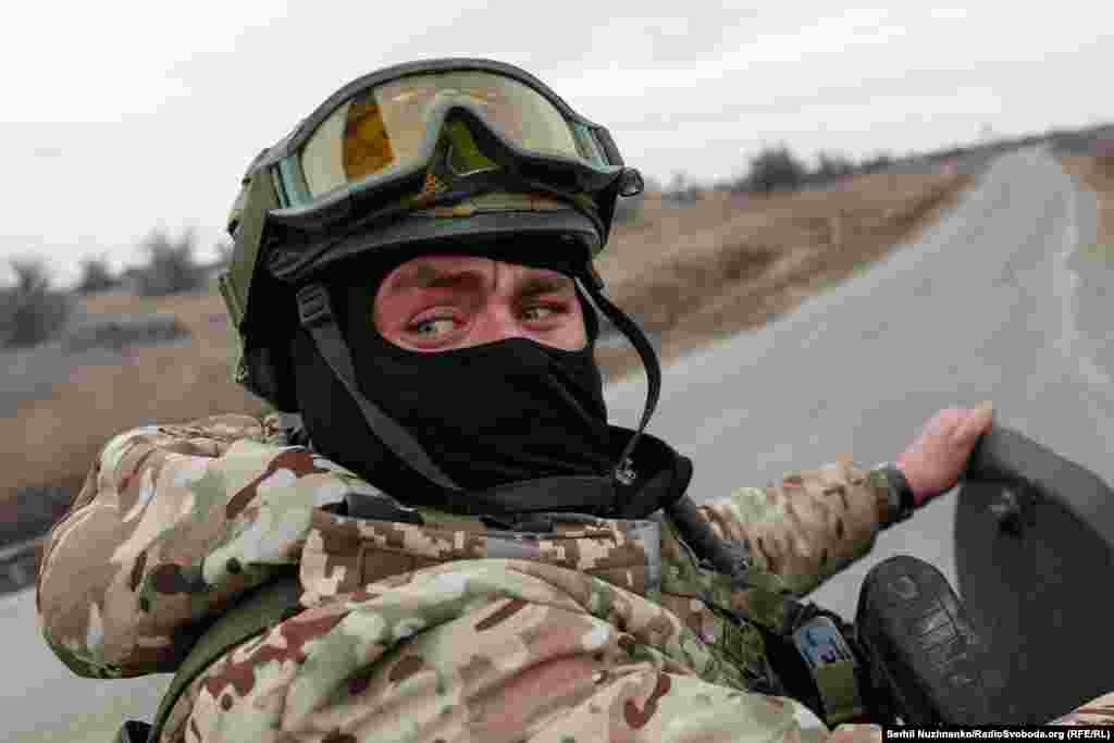 Артем (30 років) &ndash; з Харківщини, держслужбовець. &laquo;Перед собою було б соромно, сам себе поважати перестав би&raquo;, &ndash; відповідає він на моє запитання, чому пішов служити