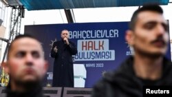 تصویر مربوط به یکی از سخنرانی‌های انتخاباتی اردوغان در استانبول است