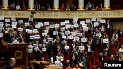 Protest poslanika krajnje ljevice u Donjem domu parlamenta, Pariz, 20. mart 2023.
