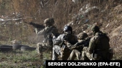 Ukrán katonák kiképzése Kijev közelében 2023. október 24-én