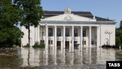 Затоплены будынак у акупаванай Расеяй Новай Кахоўцы. 6 чэрвеня 2023