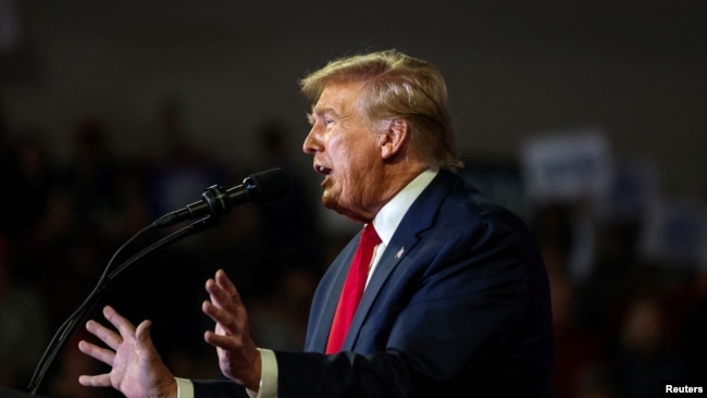 د امریکا پخوانی ولسمشر ډونالډټرمپ