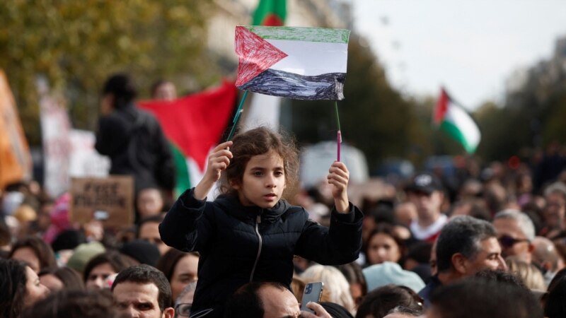 Hiljade ljudi se okupilo u Parizu u znak podrške Palestincima