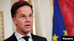 Holandski premijer Mark Rutte dao je ostavku na mjesto premijera 7. jula, dok je 10. jula izjavio da napušta politiku. 