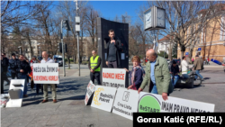 Protest Radničkog pokreta u Banjaluci zbog predložene kriminalizacije klevete u republici Srpskoj. Protiv predloga tog zakona protestovali su i novinari, 14. mart 2023.