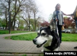 Rea i Verica Anastasijević u parku Tašmajdan u Beogradu