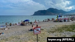 Запрещенный пляж по соседству с военным. Орджоникидзе, Крым, лето 2023 года