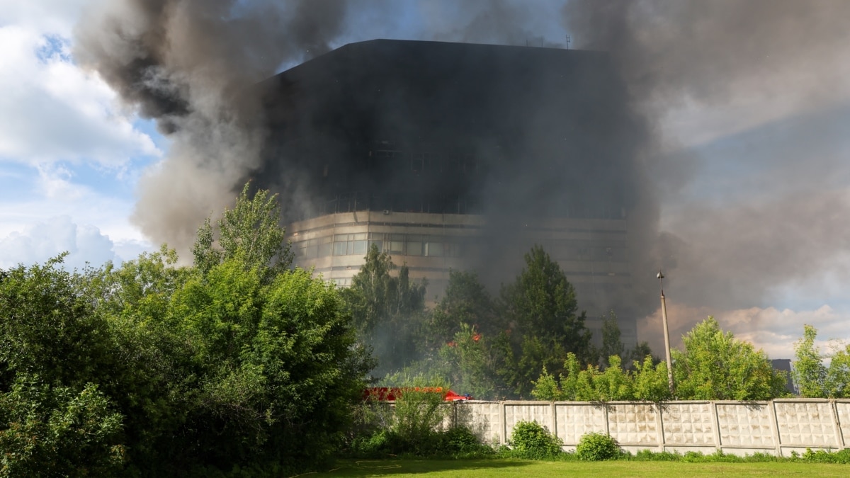 Во время пожара в НИИ 