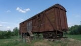 Un prototip al vagoanelor în care au fost transportați moldovenii spre Siberia.