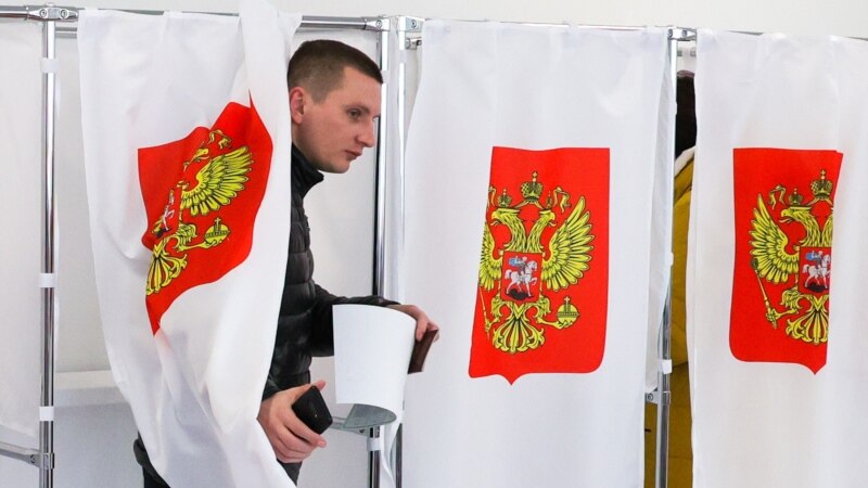 Зелёнка, аресты и споры о портретах Путина: второй день голосования 