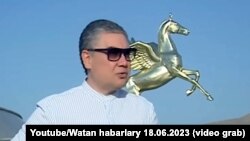 Председатель Халк Маслахаты — Народного Совета Туркменистана Гурбангулы Бердымухамедов 