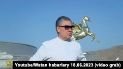 Gurbanguly Berdimuhamedow. Türkmenistanyň "Altyn Asyr" telekanalyndan alnan surat