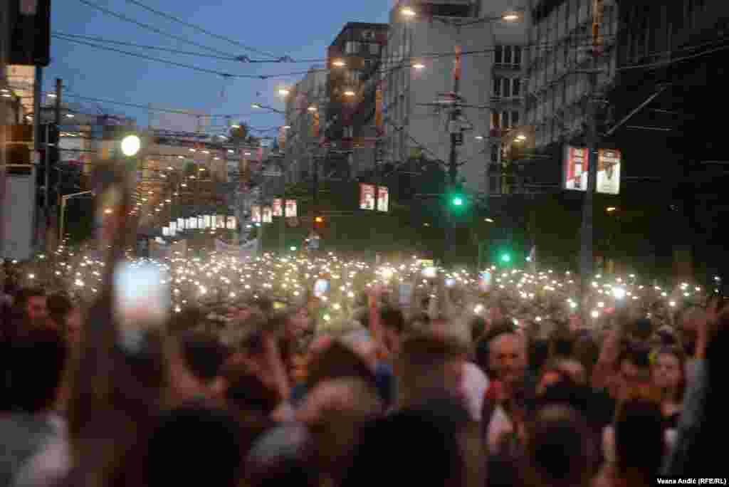 Šesti protest &quot;Srbija protiv nasilja&quot; u Beogradu trajao je do večernjih sati, 9. jun 2023.