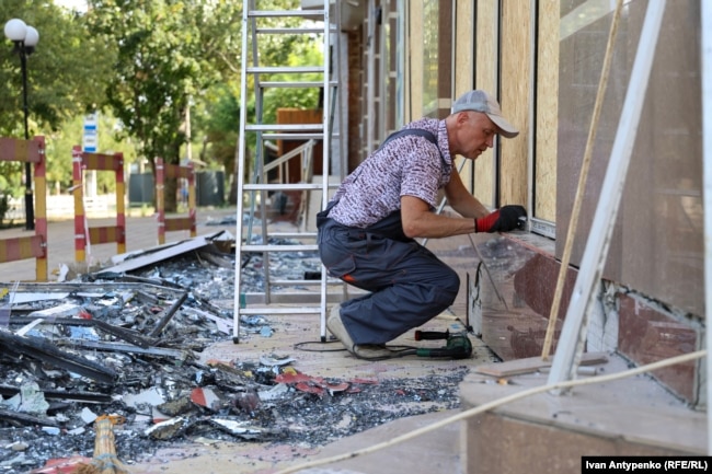 Наслідки російських обстрілів прифронтового Херсону