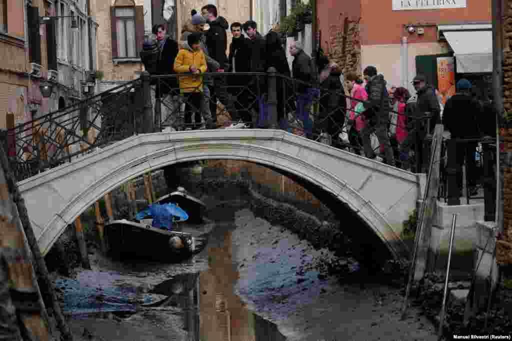 Turistët në Venecia në muajin shkurt 2023.
